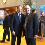 El Primer Ministro de Suecia, Stefan Löfven, junto con Valter Sanches