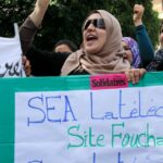 Manifestation devant l’ambassade de France à Tunis