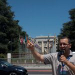 13 de junio de 2017: El presidente de SNATEGS, Raouf Mellal, en una manifestación frente a las Naciones Unidas en Ginebra, protestando por la represión gubernamental contra sindicatos independientes en Argelia