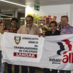Les responsables d’IndustriALL avec la délégation de SUTCS au siège d’IndustriALL, à Genève, en juin 2016.