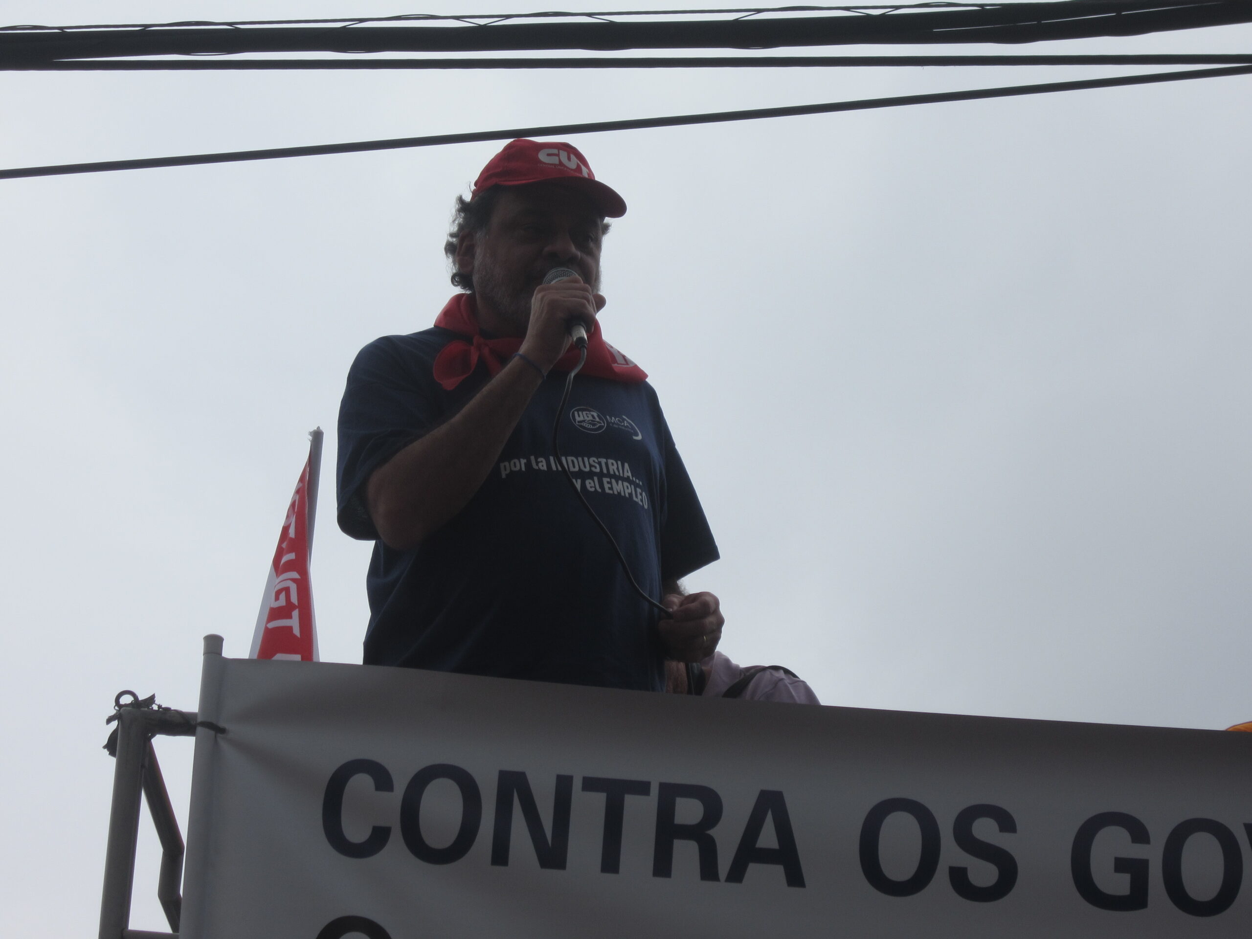 Assistant General Secretary Fernando Lopes speaks in front of Spanish Consulate in Sao Paulo, Brazil