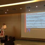 Le secrétaire général adjoint de IndustriALL, Kemal Özkan, s’adresse aux participant(e)s.