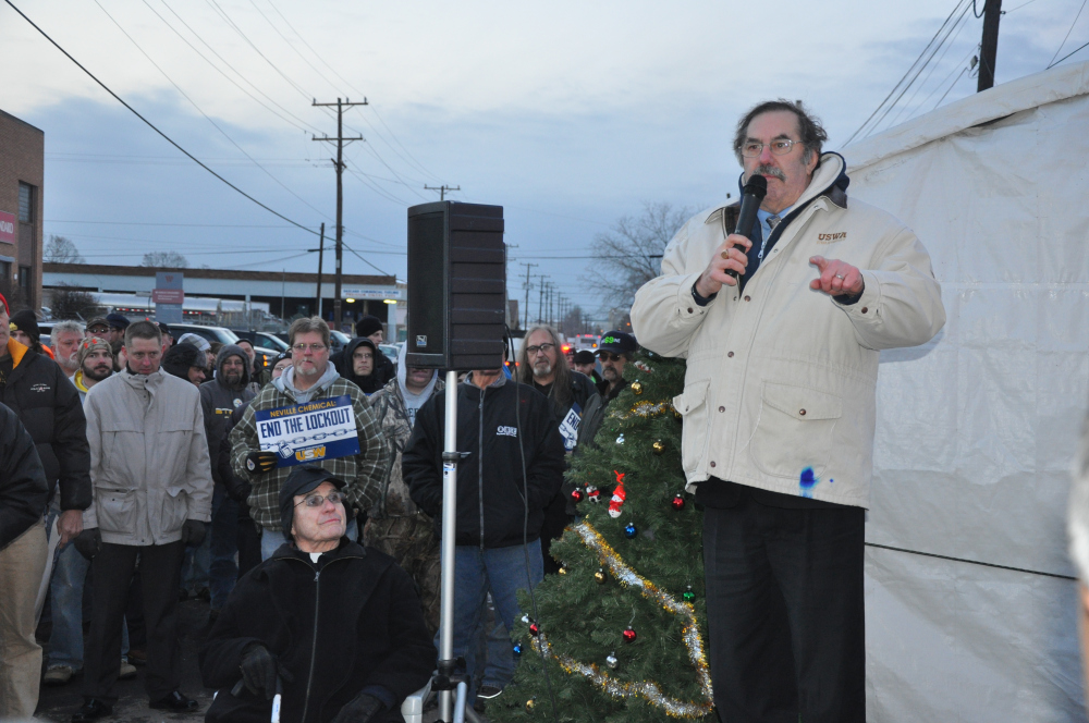 USW President Leo Gerard addresses rally