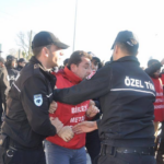 La police s’en prend au cortège des travailleurs le 26 décembre (photo : Birlesik Metal)