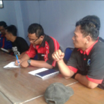 Muhammad Ikhsan Prajarani, FSP2KI general secretary, union represenatives and company management concluding negotiations on dismissed workers. 