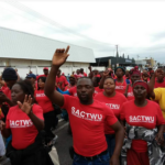 Des délégués du SACTWU manifestent pour la défense de la production locale. Crédit photo : SACTWU