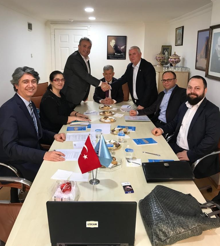 Le syndicat turc Kristal-İş conclut une convention collective de travail avec İzocam à l’issue d’une grève de douze jours.