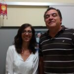La chercheuse Marilane Oliveira Teixeira (à gauche) en compagnie d’un travailleur finalement licencié après avoir travaillé pendant 11 ans dans le même poste pour 5 entreprises sous-traitantes différentes. 