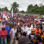 Travailleurs de Grasberg manifestant contre PT Freeport en juin 2017. Plus de 4 000 d’entre eux ont été licenciés. 