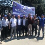 Manifestation devant la filiale de l’entreprise Yves Rocher en Turquie, Kosan Kozmetik, qui a licencié 85 travailleurs et travailleuses pour leur appartenance syndicale