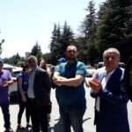 Manifestation devant la filiale de l’entreprise Yves Rocher en Turquie, Kosan Kozmetik, qui a licencié 85 travailleurs et travailleuses pour leur appartenance syndicale