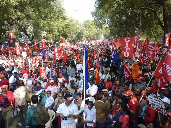 200 000 workers rally in Dehli, India.