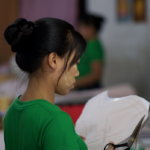 Travailleuse de l’usine de confection Yes, à Rangoun, au Myanmar